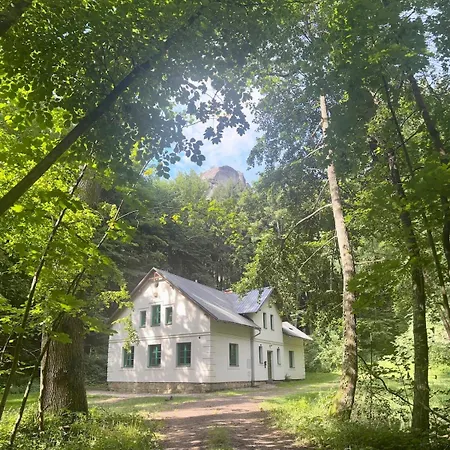 Dum Pod Konvalinkou, Lily Of The Valley, Forest House Hruba Skala